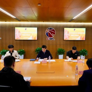 开云体育-CBA季后赛会议！半决赛后安排6至7名外籍裁判，促进球员裁判提升